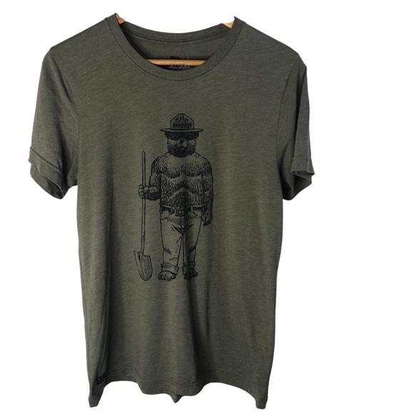 Smokey Bear Shovel Crewneck Tee (Unisex)Shirt Sz Medium Soft Spun Olive Green - Picture 2 of 6
